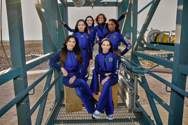 A missão somente para mulheres da Blue Origin está pronta para enviar celebridades e cientistas em uma viagem espacial