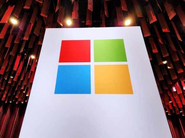 As ações da Microsoft saltam 6% após a superação das estimativas com US $ 70,1 bilhões em receita, US $ 25,8 bilhões em lucros
