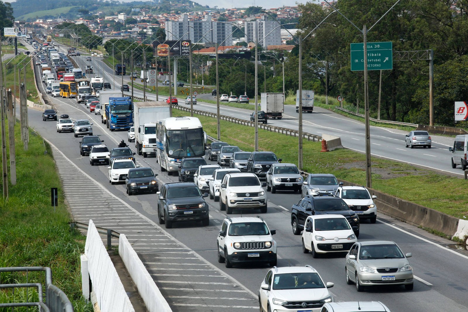 Páscoa e Tiradentes: veja o que abre e fecha no feriado SP - 17/04/2025 - Cotidiano