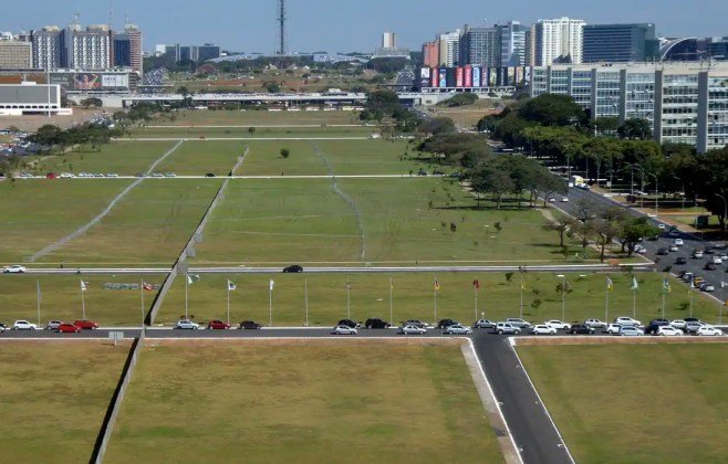 Servidores receberão reajuste retroativo a janeiro em 2 de maio