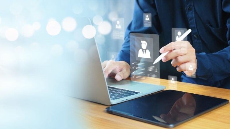 Quais são os benefícios do recrutamento interno?