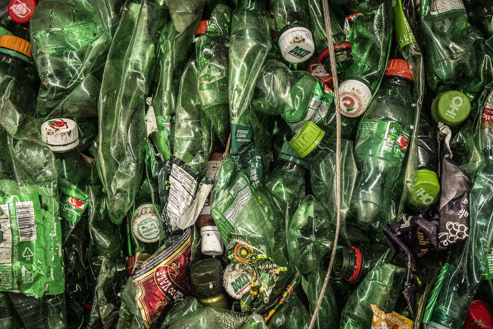 Planta de reciclagem da Flacipel, que pertence ao grupo Multilixo, e é a maior planta de triagem mecanizada da América Latina com inteligência para separar os itens por cor, por tipo de matéria-prima, entre outros.