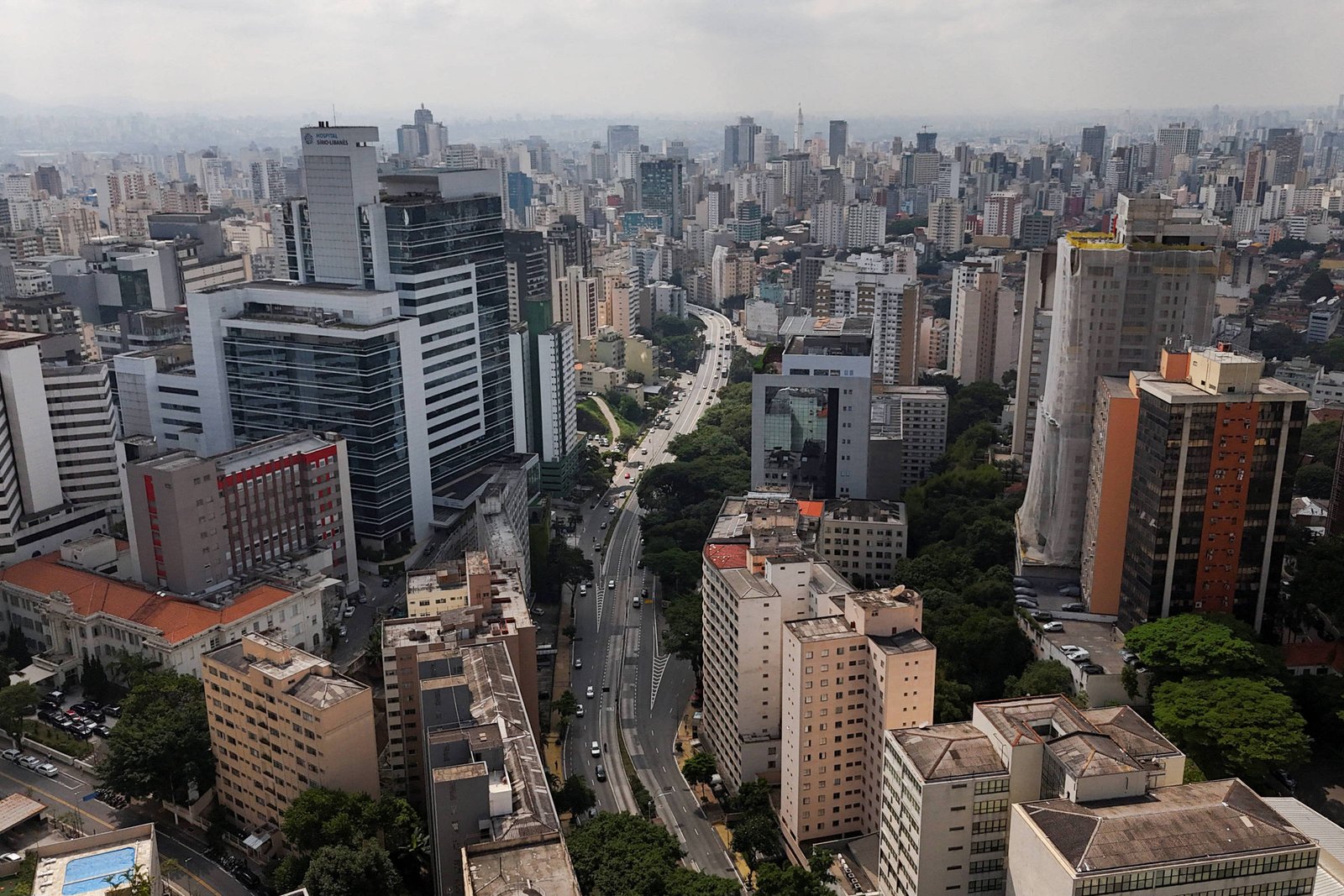Na 9 de Julho, escritórios viram apartamentos de luxo - 09/05/2025 - Mercado