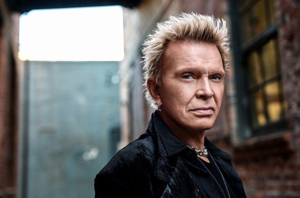 Billy Idol Lands Primeiro Top 10 na parada de vendas de álbuns da Billboard com 'Dream Into It'