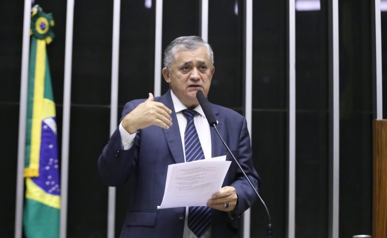 Discussão e Votação de Propostas Legislativas. Dep. José Guimarães (PT - CE)