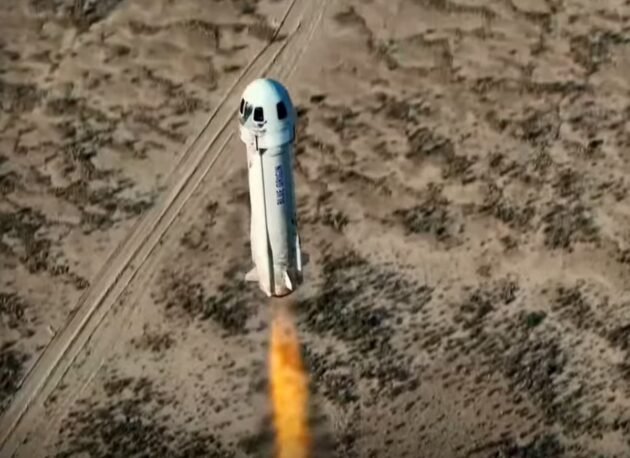 'Fizemos isso!' Os viajantes que lançam globo fazem uma rápida viagem espacial no foguete azul de origem