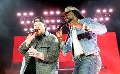 Jelly Roll e Shaboozey se apresentam no estágio T-Mobile Mane durante o Stagecoach Festival de 2025 em 26 de abril de 2025 em Indio, Califórnia.