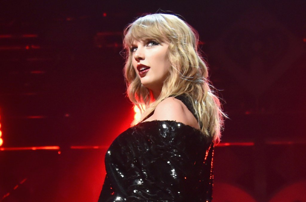 A falta de anúncio de AMAs de Taylor Swift ainda resulta em um solavanco de 'reputação'