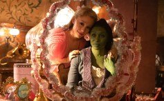 Ariana Grande e Cynthia Erivo em "Malvado"