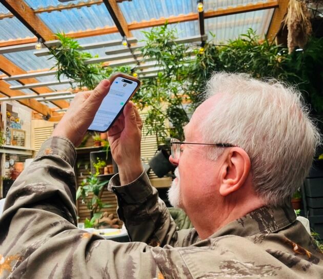 A maneira inteligente de enviar mensagens via satélite com seu smartphone: não é exatamente ciência do foguete