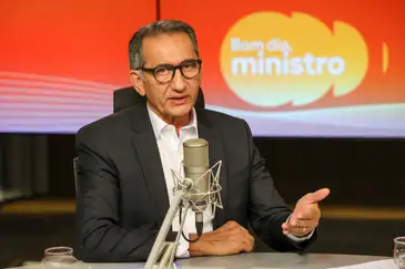 Águas do São Francisco irrigarão terras e economia local, diz ministro