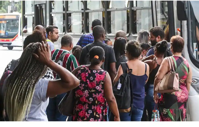 Desemprego recua para 6,2% em maio, o menor para o período desde 2012