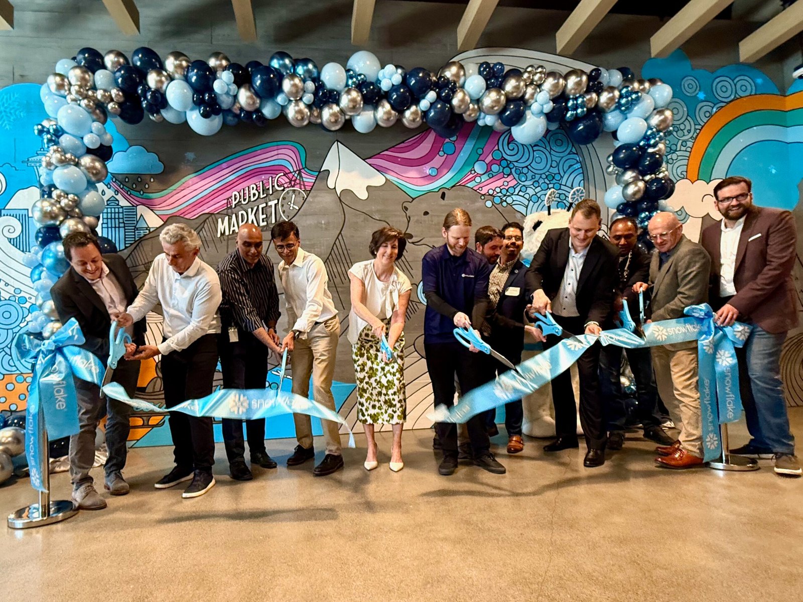 É a estação do floco de neve em Bellevue, pois a Giant em Cloud dá toques frios no grande novo escritório do escritório
