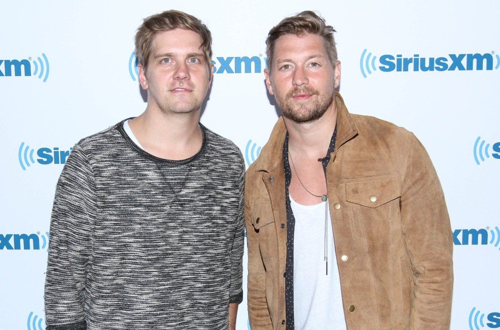 Bear Rinehart de Needtobreathe responde às alegações de abuso sexual de infância do irmão Bo