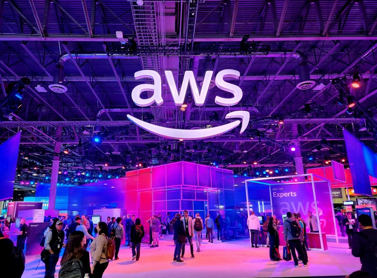 Amazon Web Services lucros espremidos como ai corrida de corrida de pistas de gastos