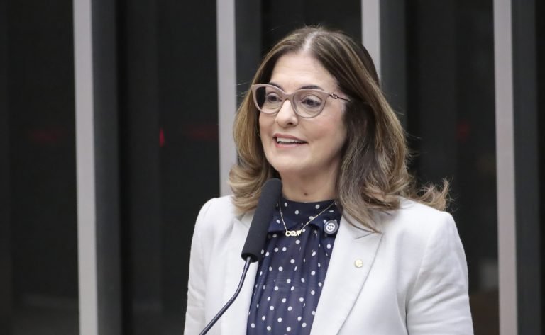 Homenagem aos 35 anos do Estatuto da Criança e do Adolescente. Dep. Rogéria Santos (REPUBLICANOS - BA)