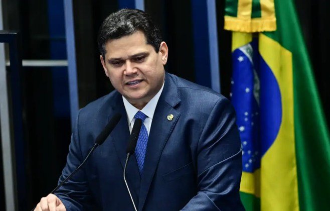 Congresso não admite ingerência em Poderes do Brasil, diz Alcolumbre