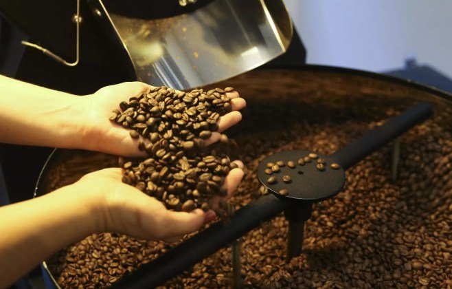 Tarifas dos EUA sobre café brasileiro pressionam mercado e mudam hábitos do consumidor