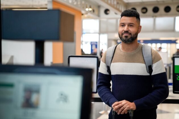 United se junta a outras companhias aéreas em oferecer reconhecimento facial como opção de identificação no aeroporto de Seattle
