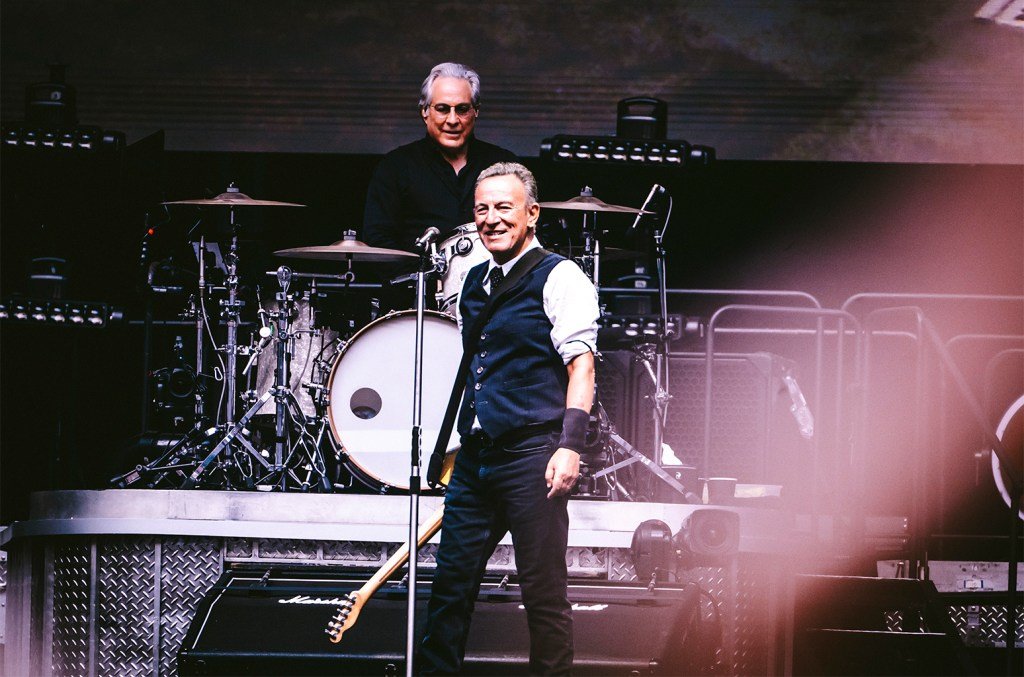 Bruce Springsteen é maior do que nunca, pois sua última turnê ganha mais de US $ 700 milhões