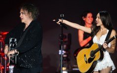 Robert Smith Olivia Rodrigo Glastonbury 2025