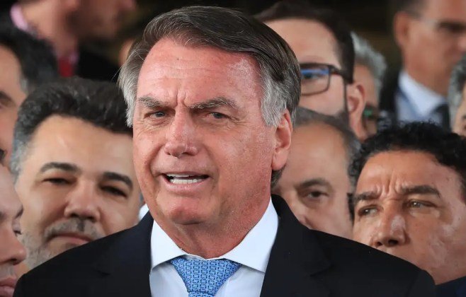 Bolsonaro nega tentativa de fuga e pede revogação de prisão domiciliar