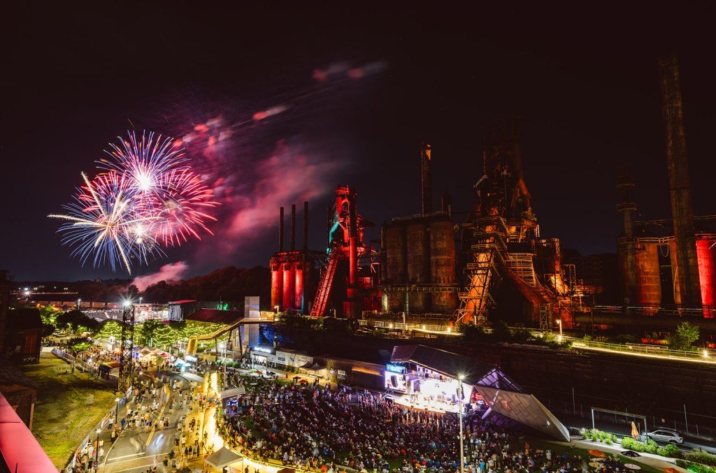 O Musikfest abre em Shadow of Bethlehem Steel Furnace, com o objetivo de atrair 1,3 milhão de fãs