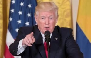 Trump envia submarinos nucleares para Rússia após crítica de Medvedev