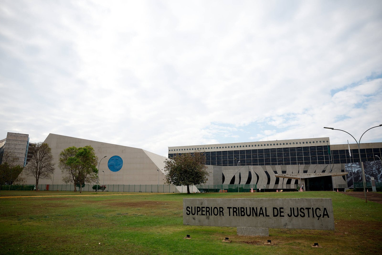 Fachada do prédio do STJ (Superior Tribunal de Justiça), em Brasília