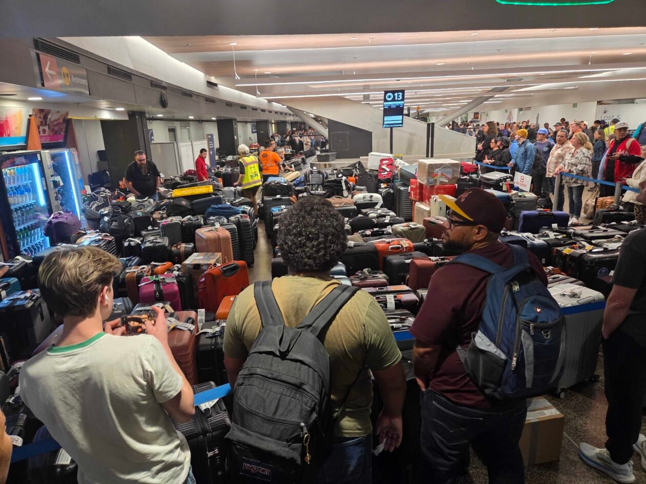 Alaska Airlines cancela 360 voos, diz que interrupção significativa de TI foi devido a ‘falha’ em um data center