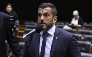 Câmara aprova critérios mais rígidos para identificação de chamadas de celular