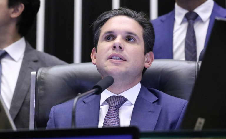 Discussão e votação de propostas legislativas. Presidente da Câmara dos Deputados, Hugo Motta (REPUBLICANOS - PB)