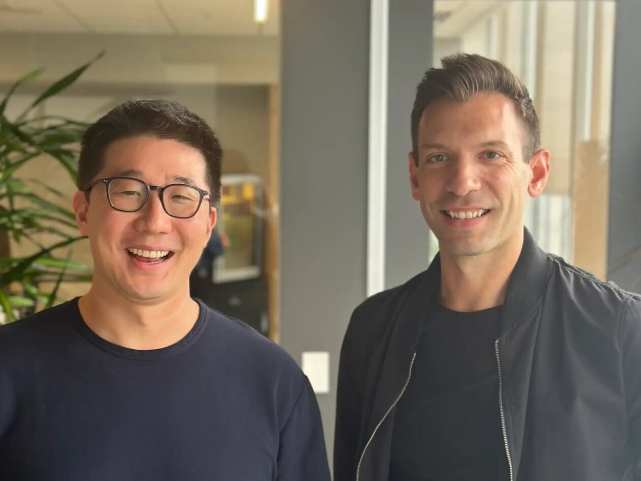 Movimentos tecnológicos: Ex-PM britânico torna-se consultor da Microsoft; David Azose junta-se à Airtable; Oumi contrata executivo