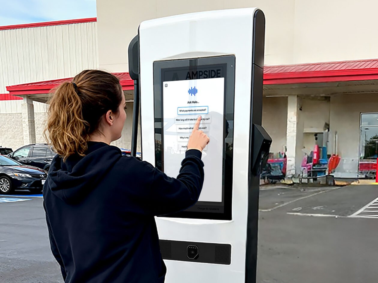 Os novos dispositivos de carregamento de EV da Electric Era usam IA para conversar, responder perguntas e contar piadas
