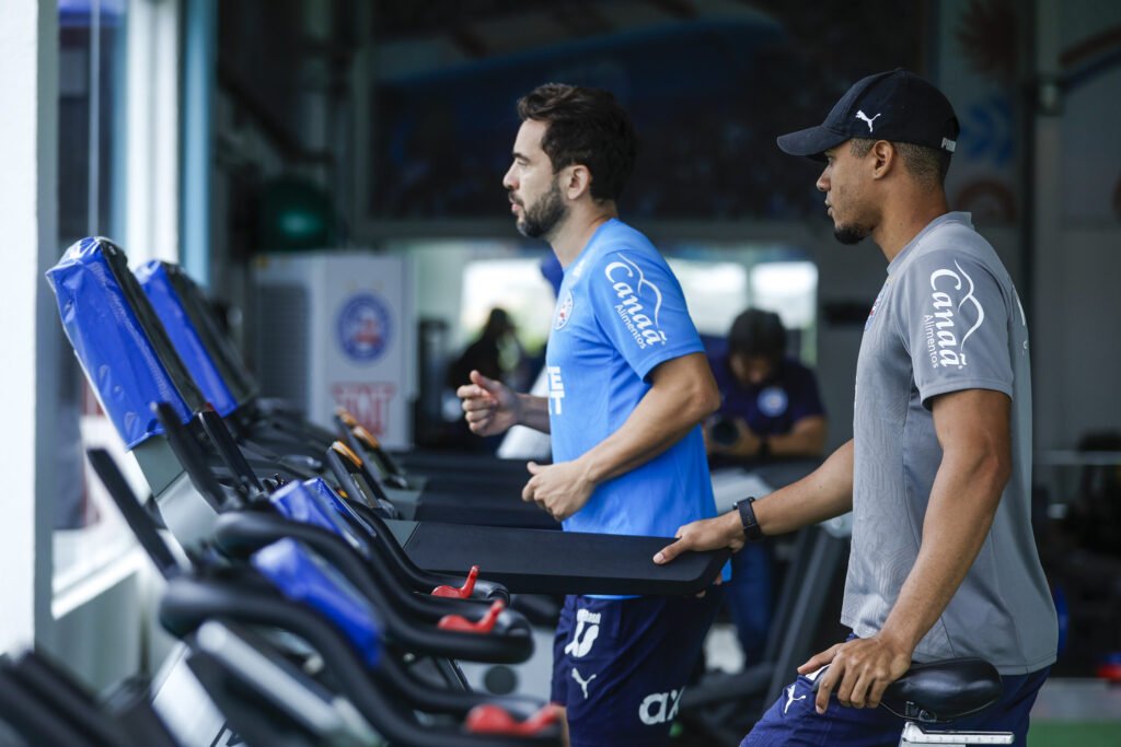everton ribeiro na academia do bahia