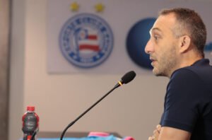 santoro em coletiva do bahia