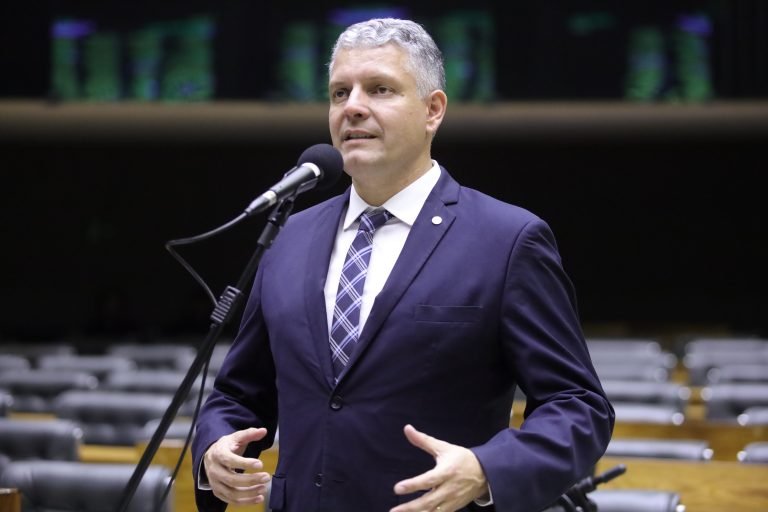 Discussão e votação de propostas. Dep. Dr. Frederico (PRD-MG)