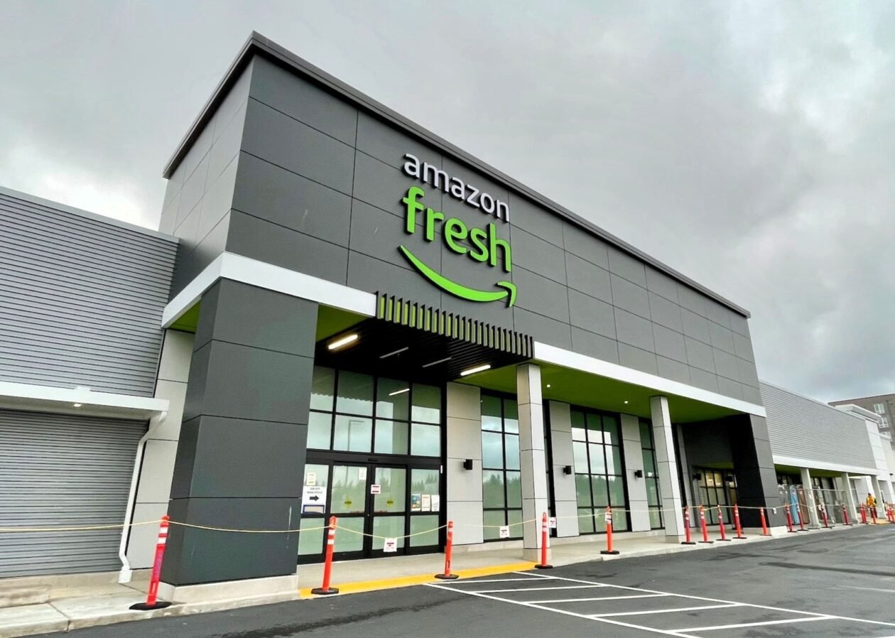 Amazon fechando todas as lojas Amazon Fresh and Go para se concentrar em Whole Foods e entrega de alimentos