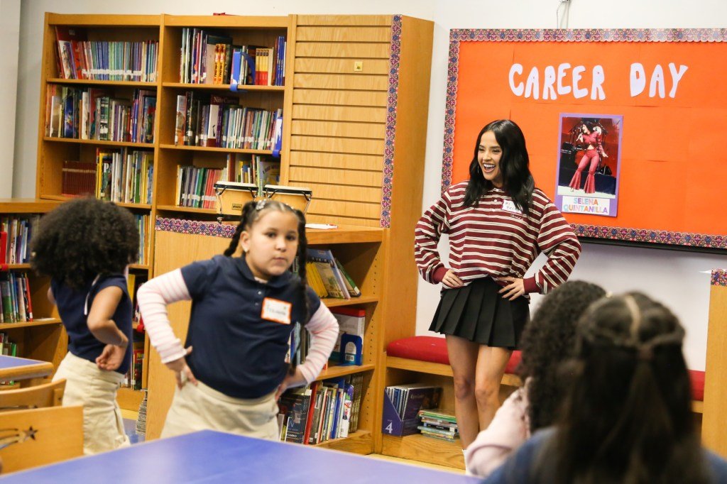Becky G celebra Selena e Isabel Allende em 'Celebrity Substitute' e mais momentos edificantes na música latina