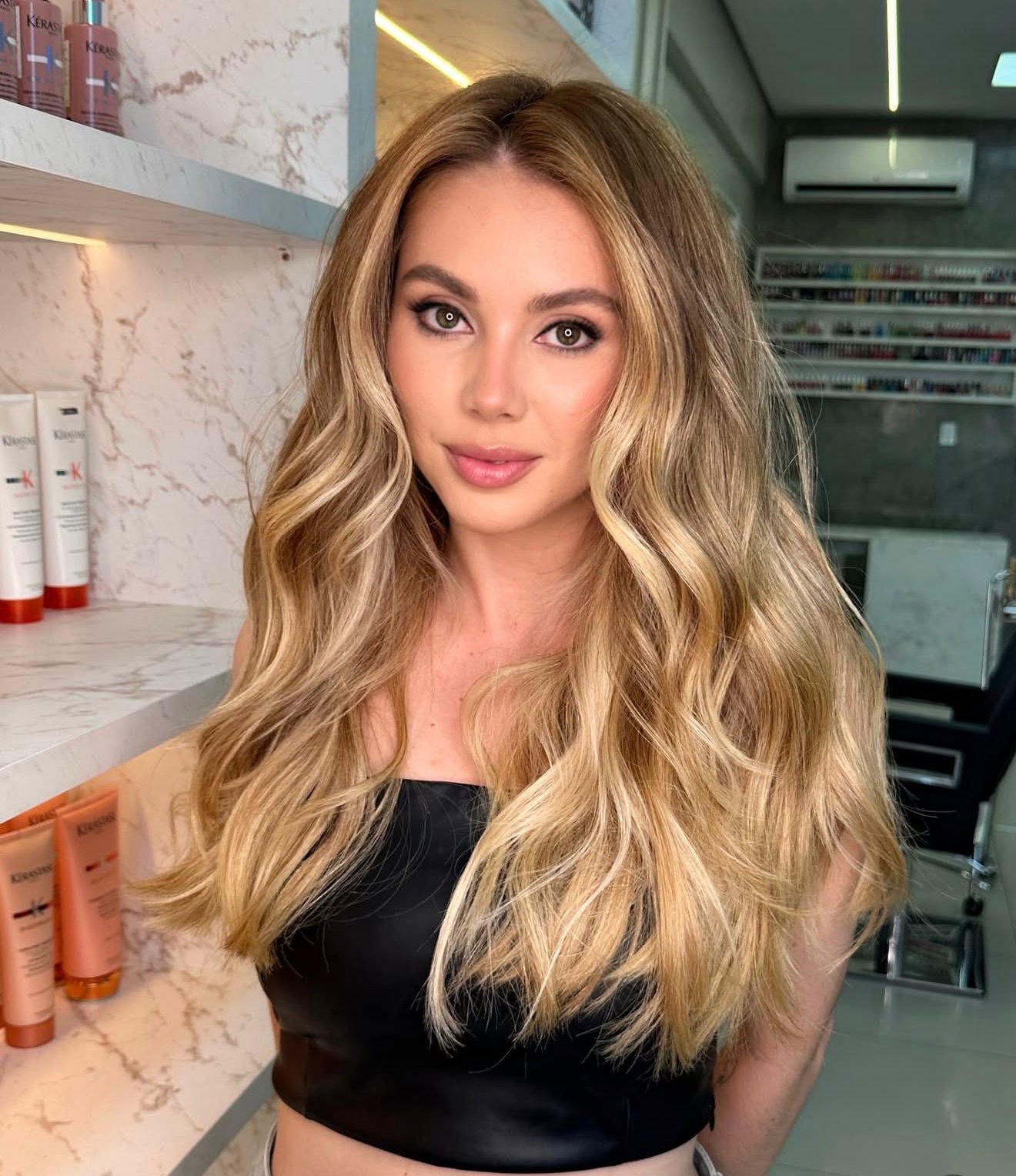 Adibis Concept dita o futuro dos cabelos longos em 2026 e consolida o “Loiro Gisele” como o novo código do luxo natural