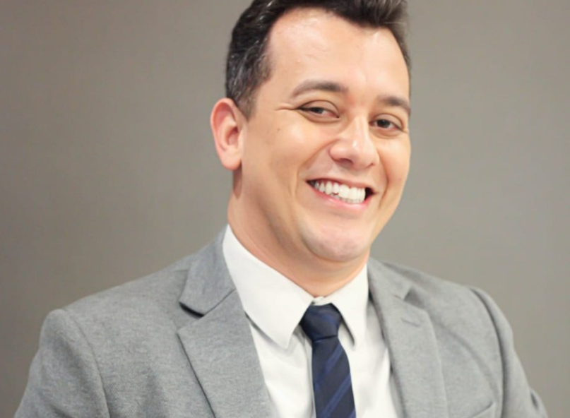 Adriano de Moura Vidal se destaca como referência nacional em Licitações e Gestão Pública