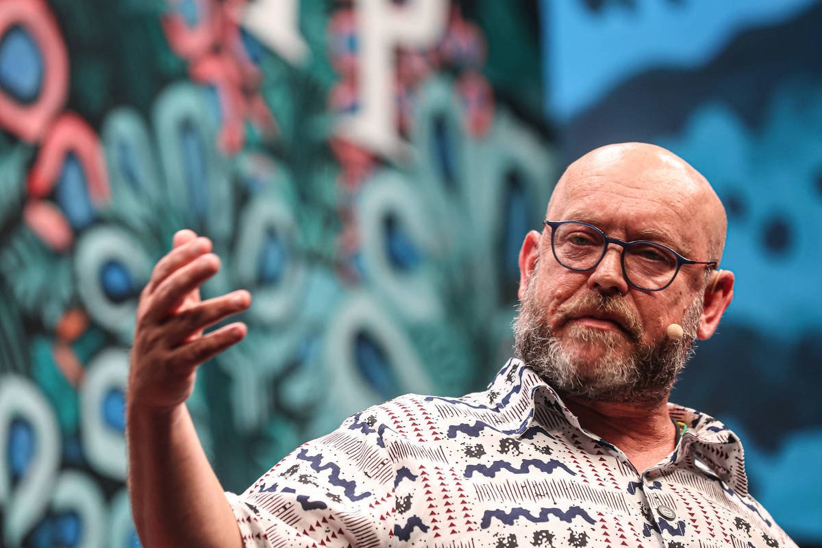 Carnaval é solapado por megablocos, diz Luiz Antonio Simas - 15/02/2026 - Cotidiano