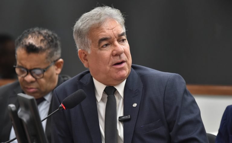 Projeto autoriza aulas de direção em carros automáticos nas autoescolas – Notícias