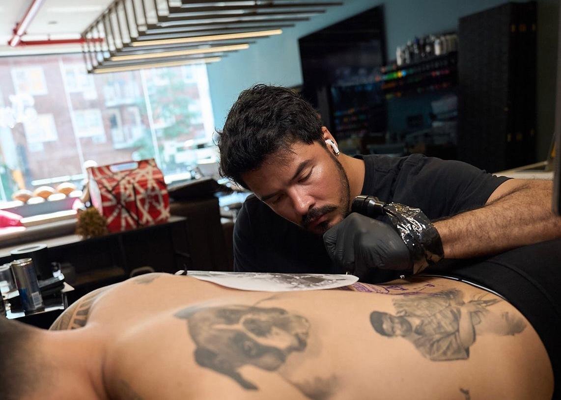 A profissionalização da tatuagem impulsiona a economia criativa no Brasil