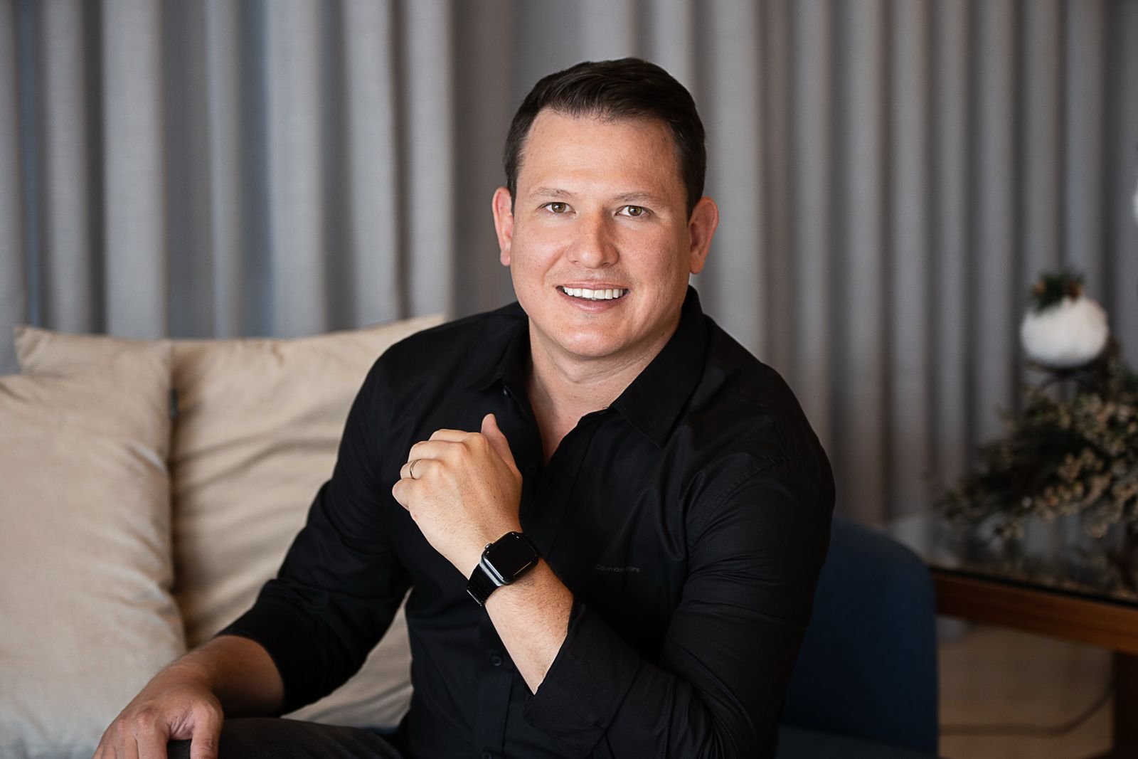 Do Interior à Inovação Global: A jornada de Robson Parzianello, o empreendedor serial que revolucionou farmácias e agora aposta em IA