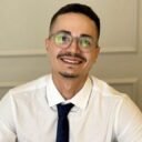 Dr. Arthur Nunes André