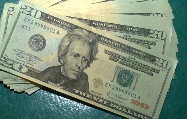 Apesar de guerra, dólar cai 1,27%, e bolsa sobe 3% na semana