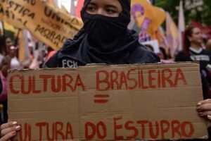 Casos de estupro coletivo recentes provocaram protestos no Brasil