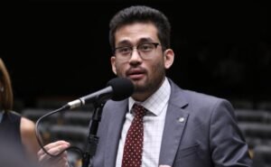 Discuss&atilde;o e votaç&atilde;o de propostas legislativas. Dep. Kim Kataguiri (MISS&Atilde;O-SP)