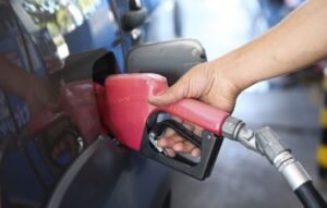 Governo Federal reduz preço do diesel para enfrentar alta do petróleo